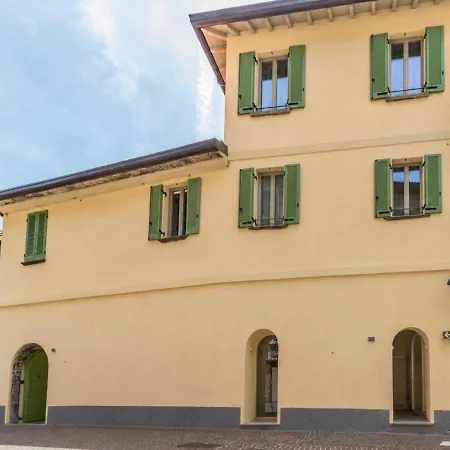 La Corte Del Lario - Contrada Vecchia 3* ヴァレンナ